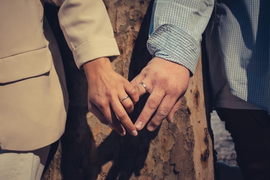 Pourquoi les femmes s&rsquo;inscrivent sur les sites de rencontre extra-conjugale